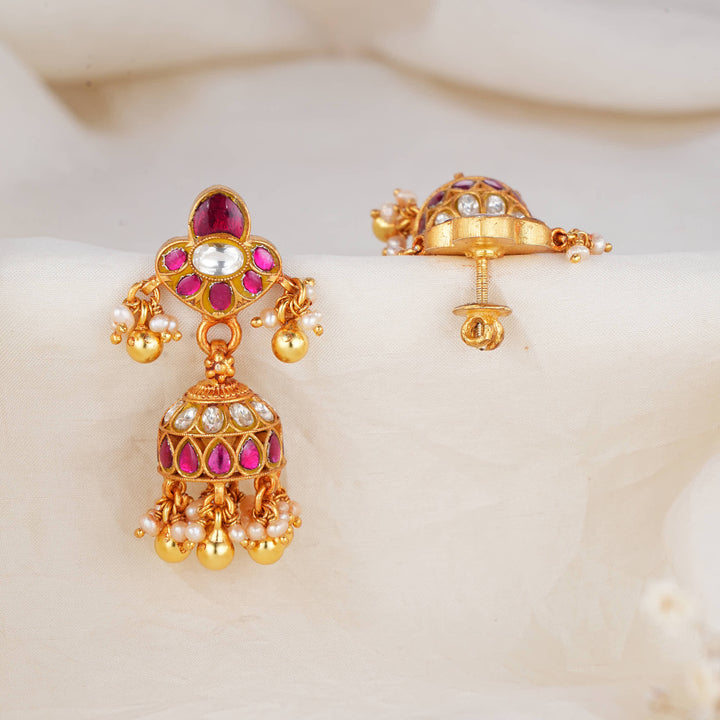 Swinging Wonder Kundan Jhumkas