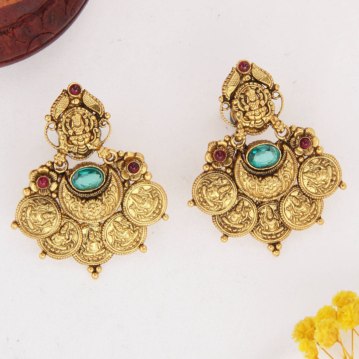Expertly Shaped Nagas Chandhubaali