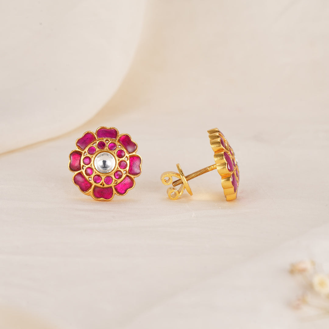 Delightful Kundan Studs