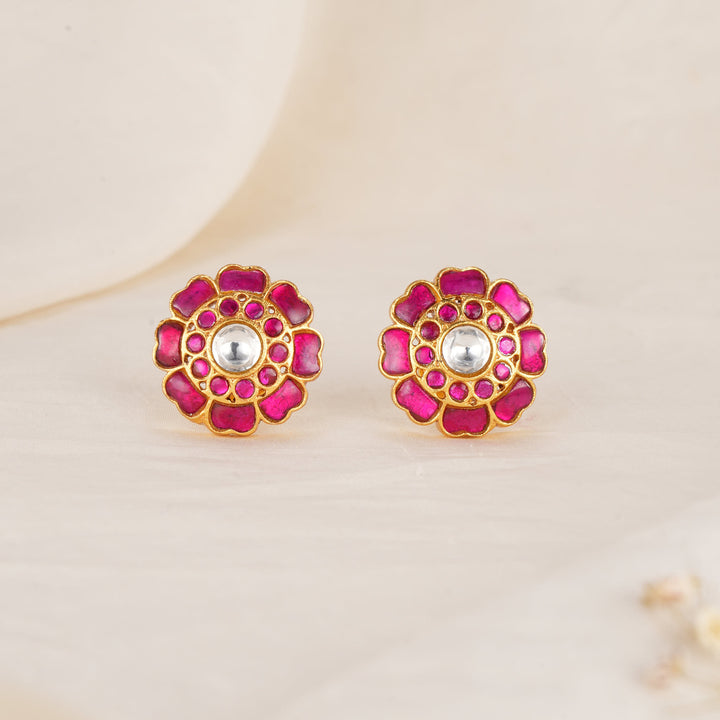 Delightful Kundan Studs