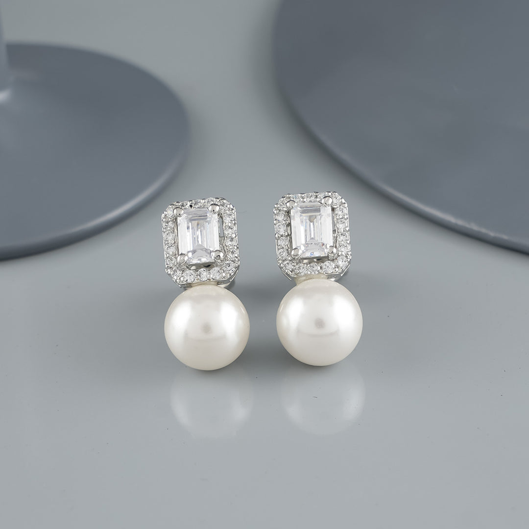 Florence Pearl Studs!