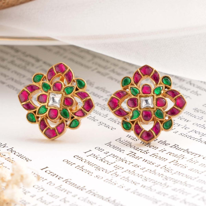 Yasminika Kundan Studs