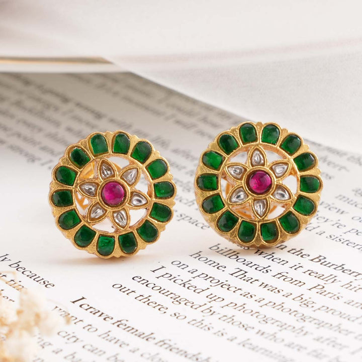 Ishitha Kundan Studs