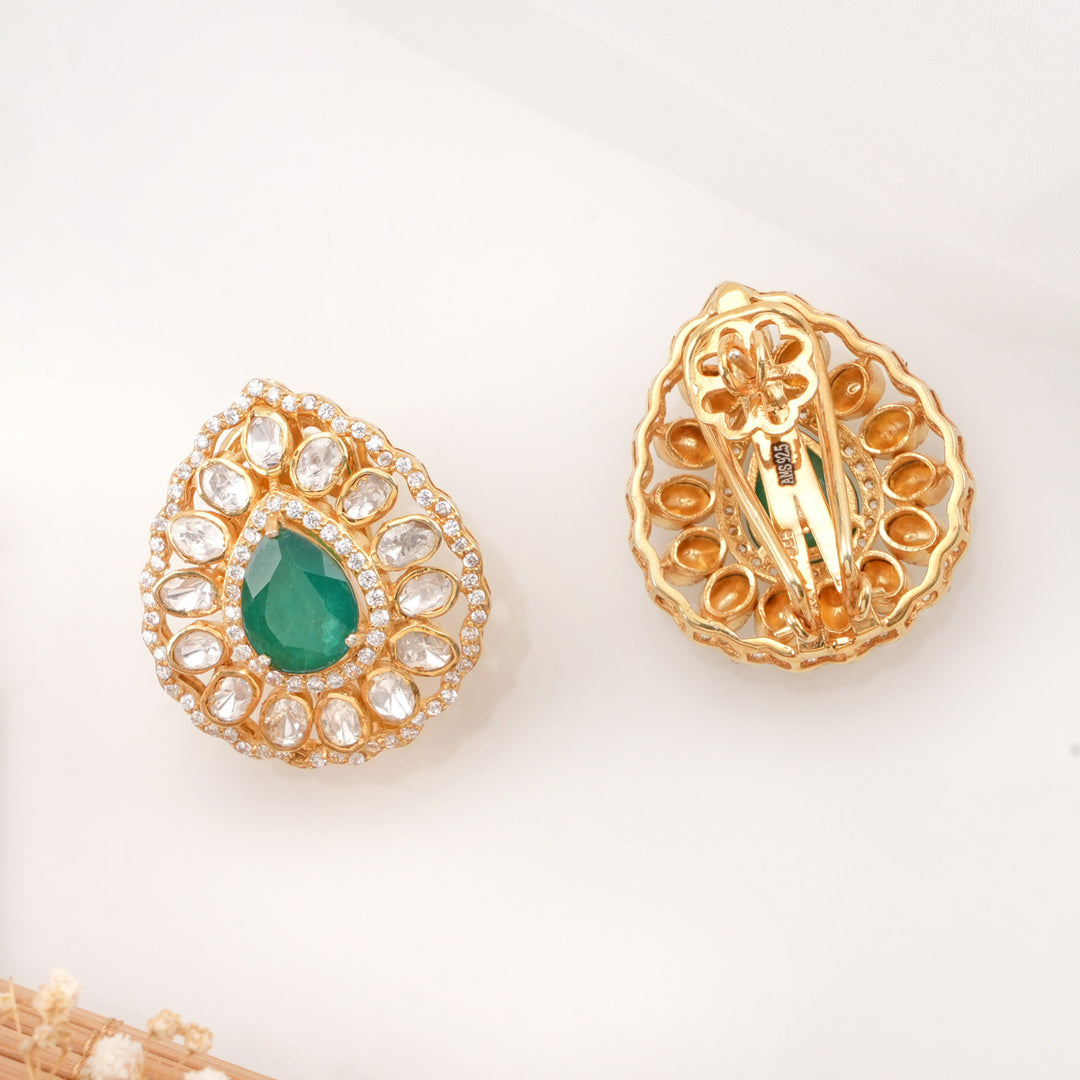 Sanjina Studs