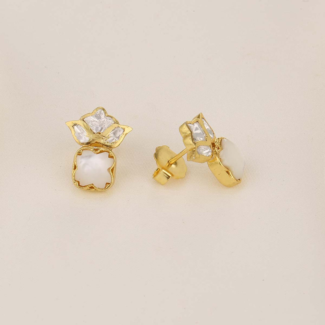 Cute Kundan Studs