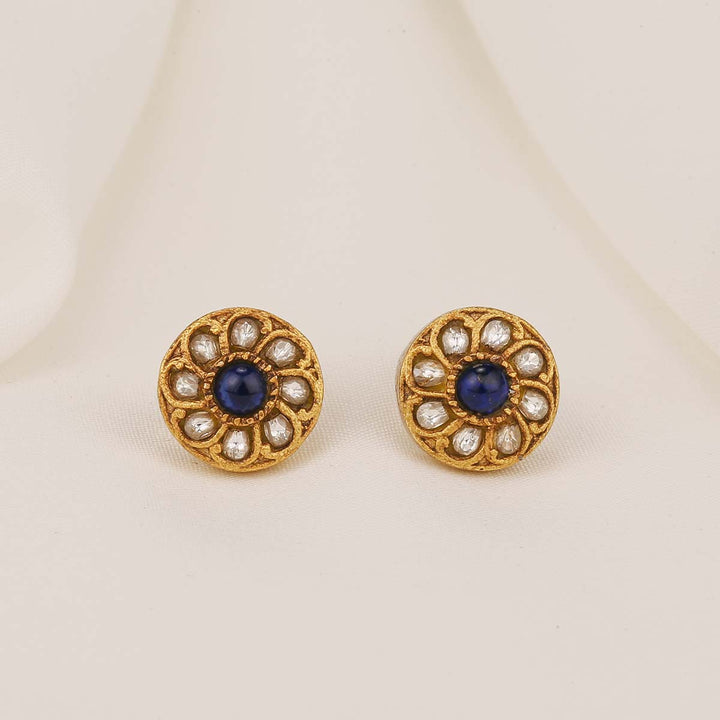 Tenushikha Kundan Studs