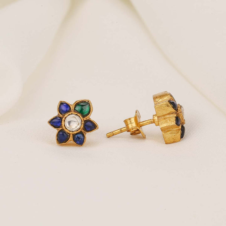 Attractive Kundan Studs