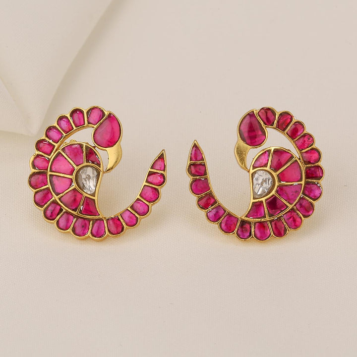 Chic & Fabulous Kundan Studs