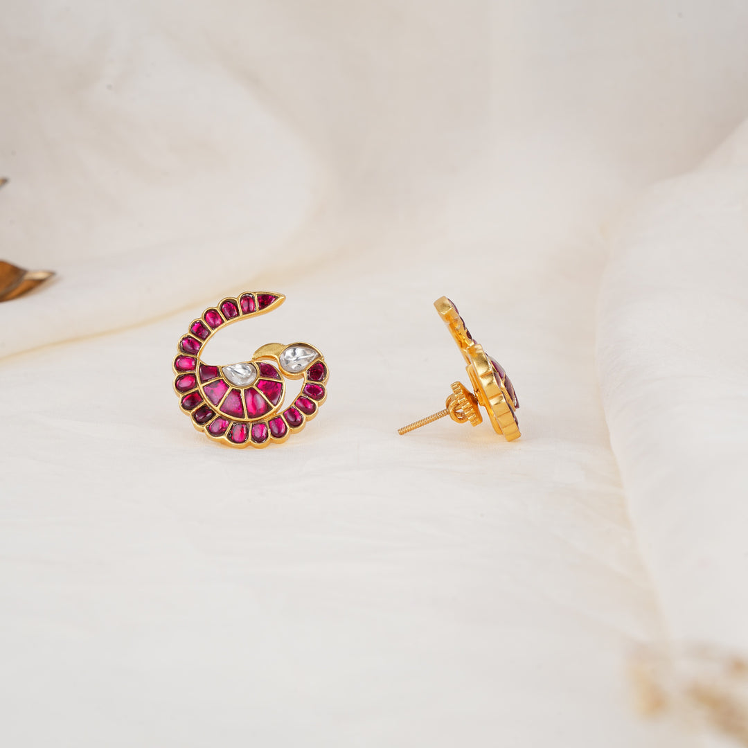 Smooth and Modern Kundan Studs