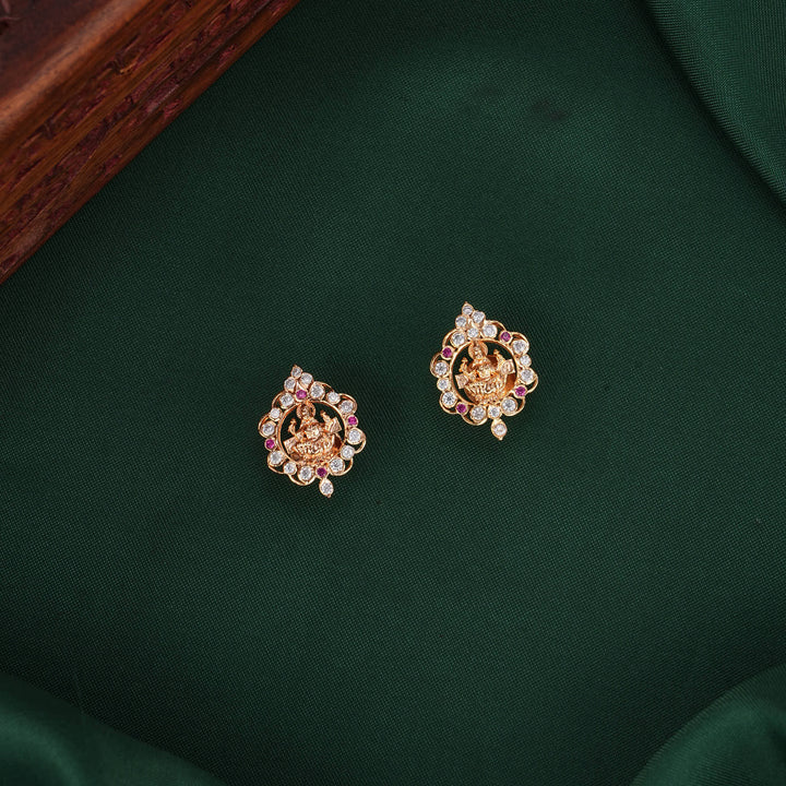 Ishira Studs