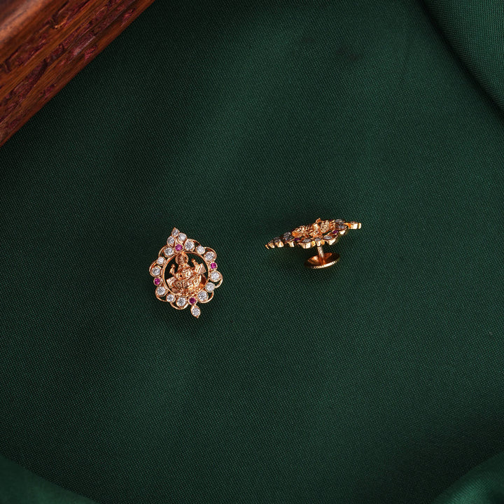 Ishira Studs