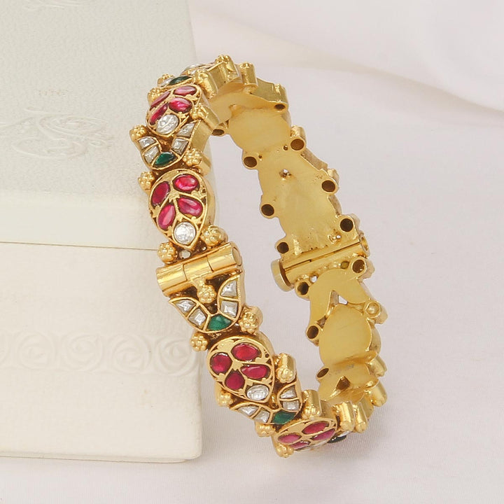 Vanusha Kundan Single Bangle