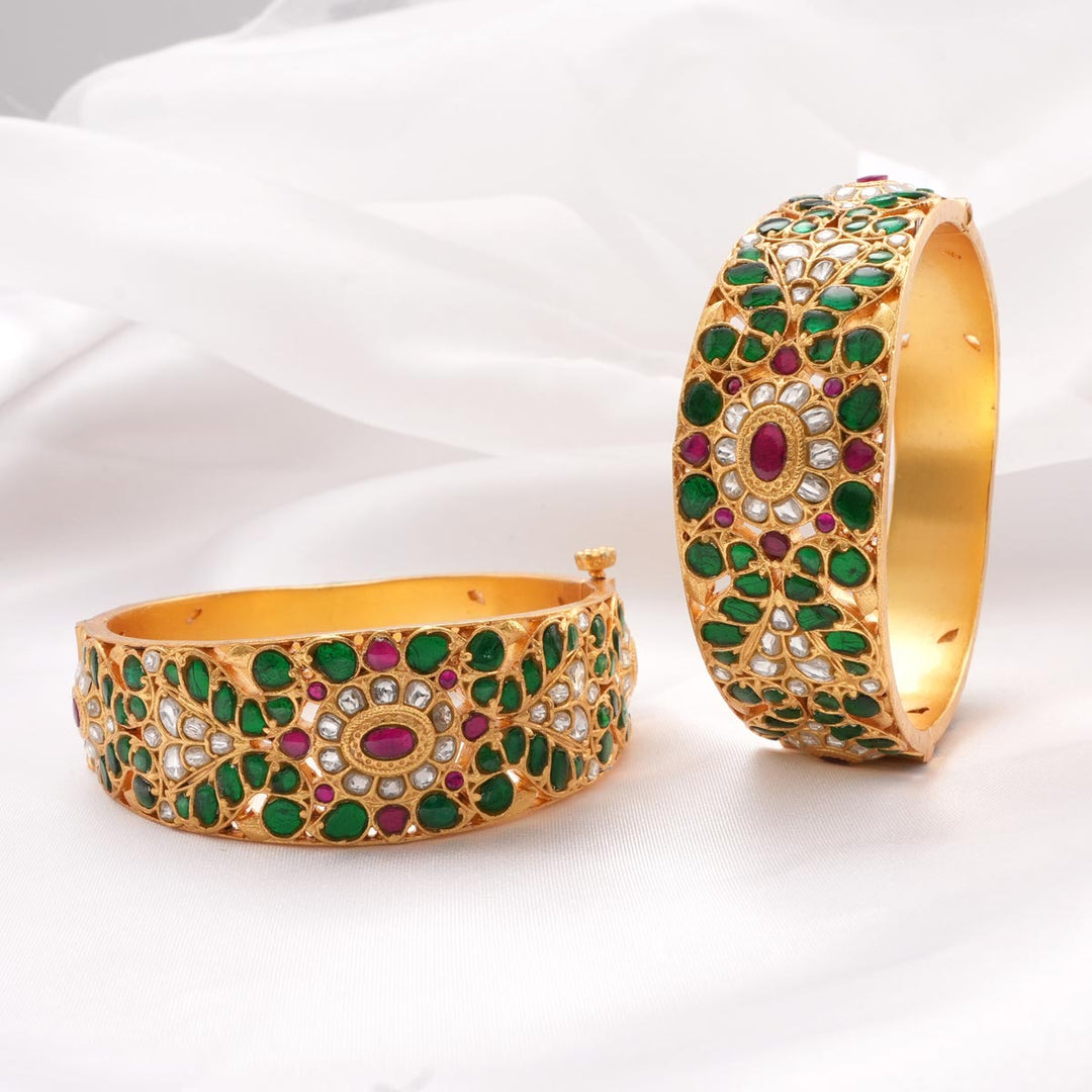 Beautiful Greenish Kundan Pair Bangle