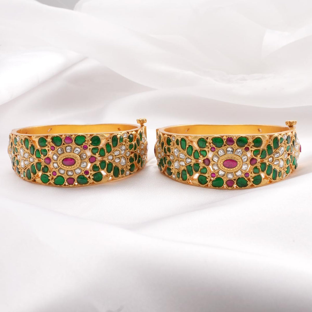 Beautiful Greenish Kundan Pair Bangle