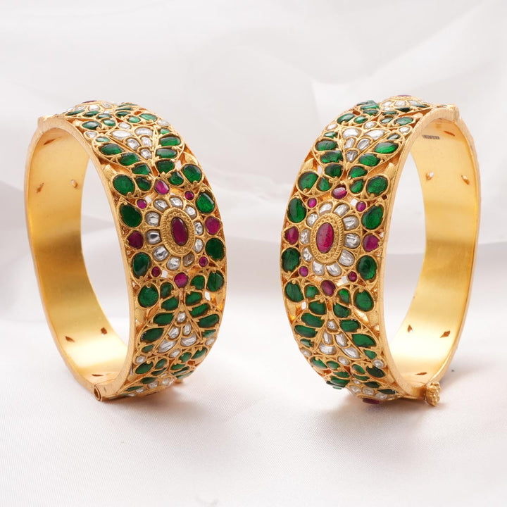 Beautiful Greenish Kundan Pair Bangle