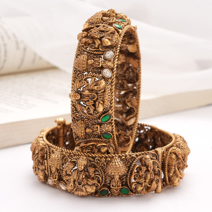 Delightful Nagas Pair Bangle