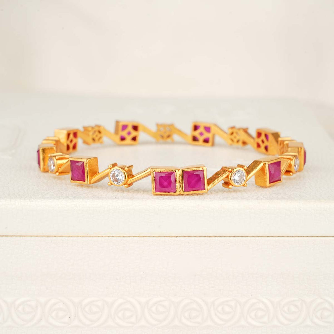 Saranya Stone Single Bangle
