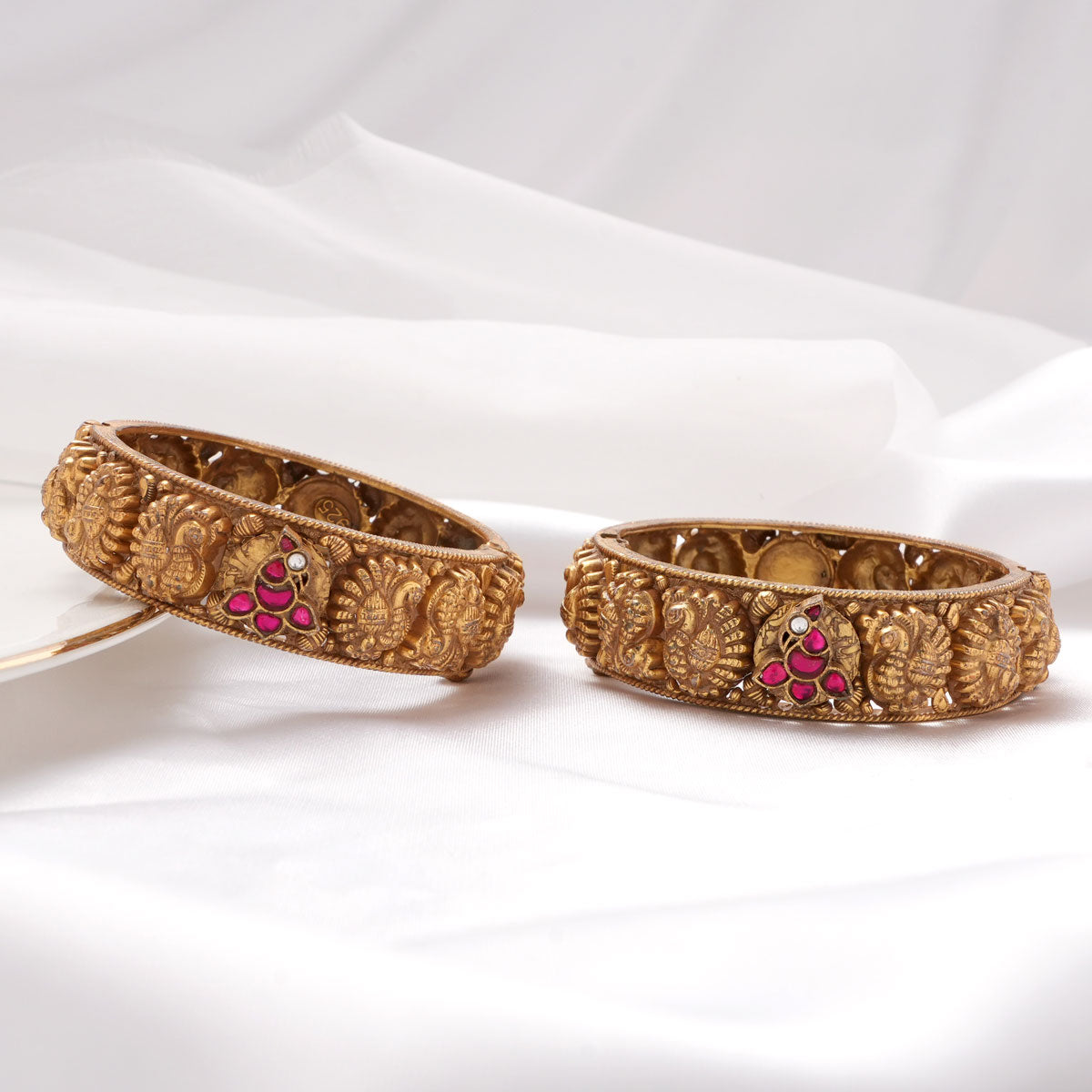 Buy Ditiya Single Bangle Gold Plated Deep Nagas and Kundan