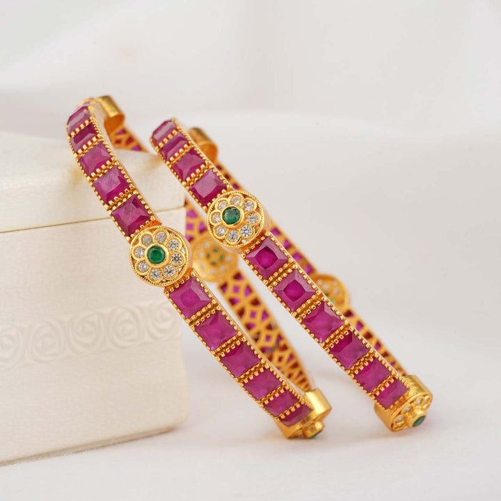 Prinisha Stone Pair Bangles