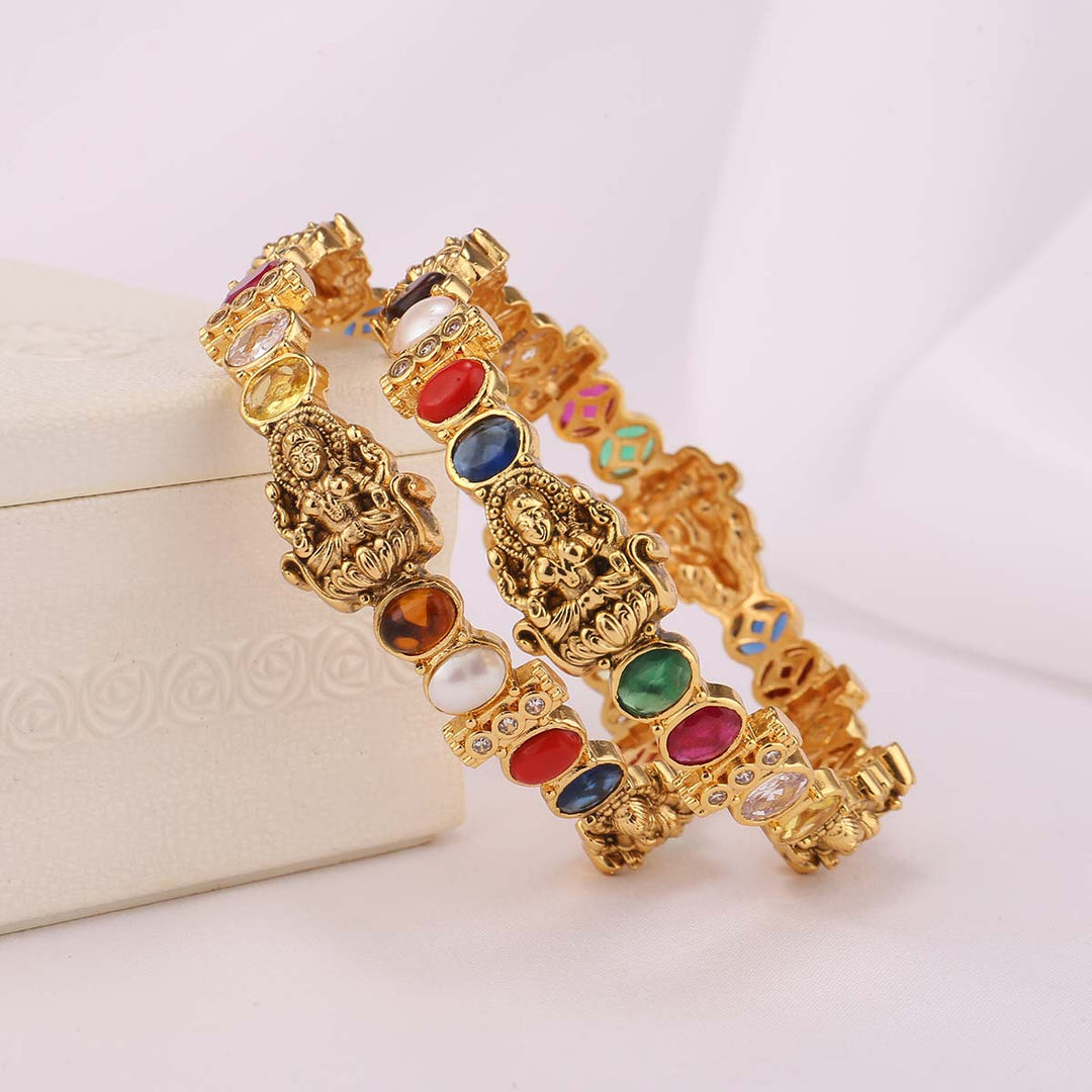 Grand Look Stone Pair Bangle