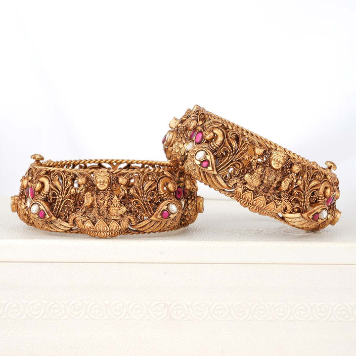 Yuthishka Nagas Pair Bangle