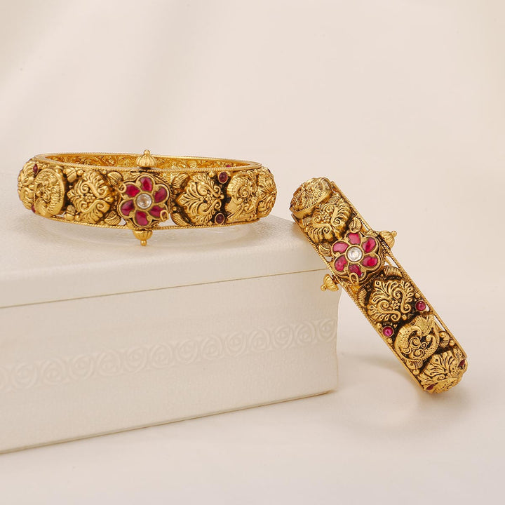 Nirvika Nagas Pair Bangle