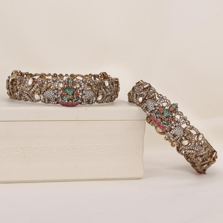 Adhivya Victorian Pair Bangles