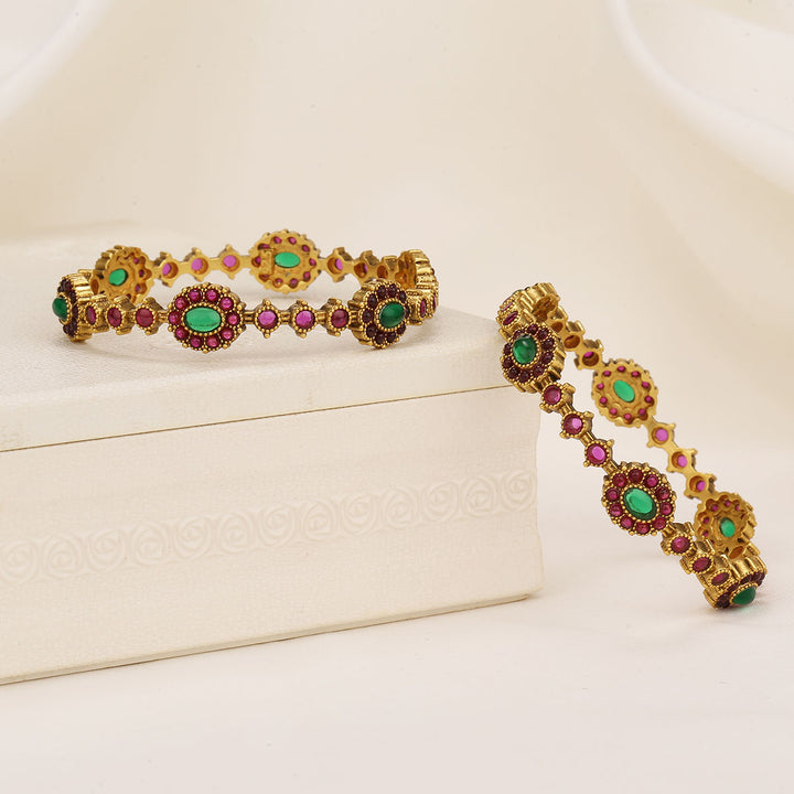 Urvika Nagas Pair Bangle