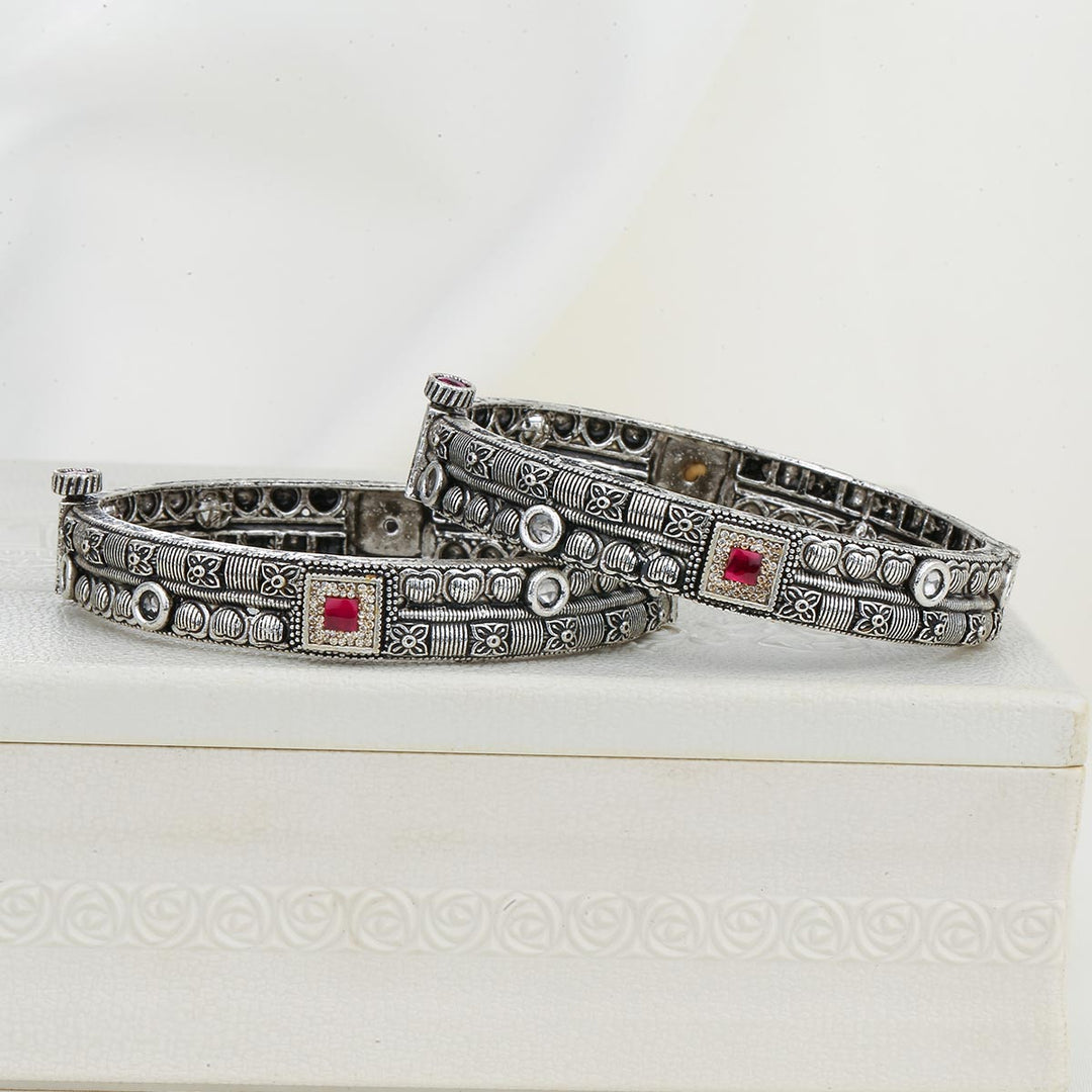 Pragyasri Oxidised Pair Bangles