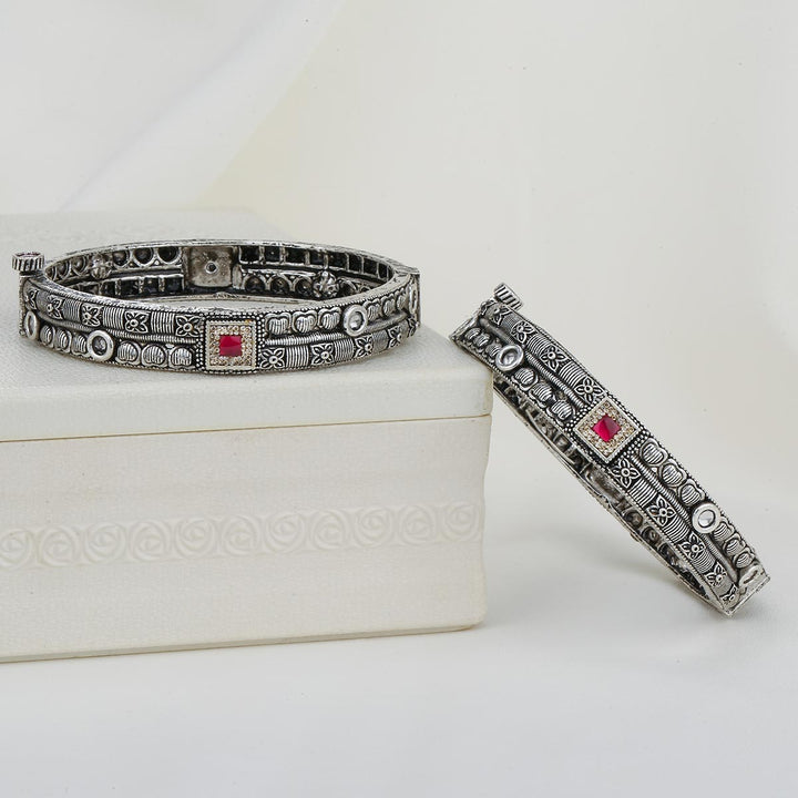 Pragyasri Oxidised Pair Bangles