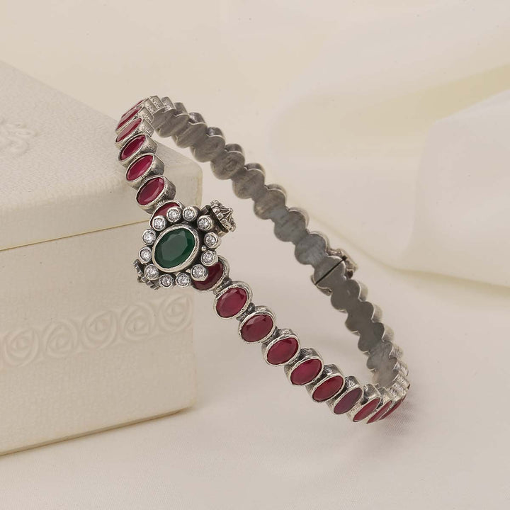 Nilanikha Single Bangle