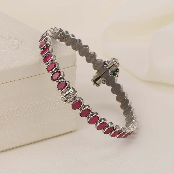 Nilanikha Single Bangle