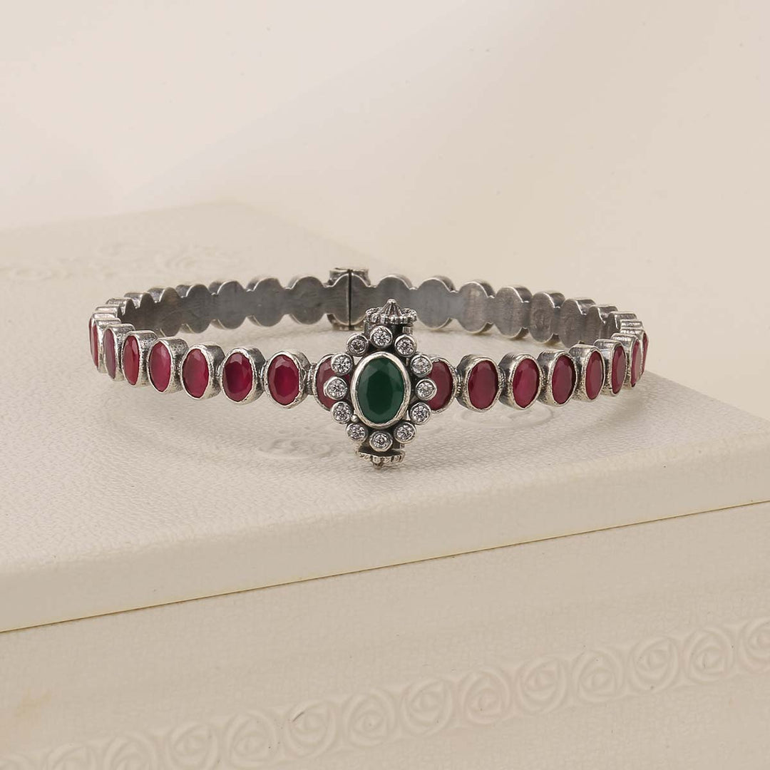 Nilanikha Single Bangle