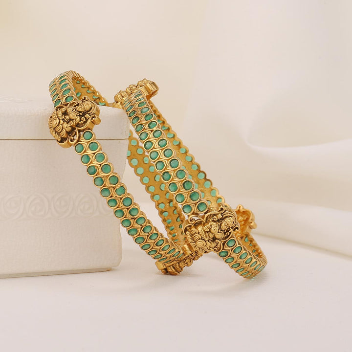 Mesmerizing Nagas Pair Bangle