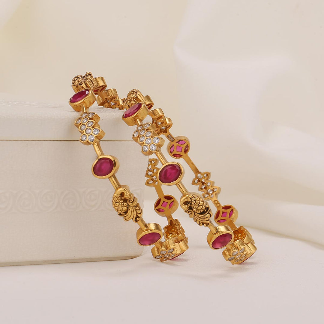 Chic & Trendy Stone Pair Bangles