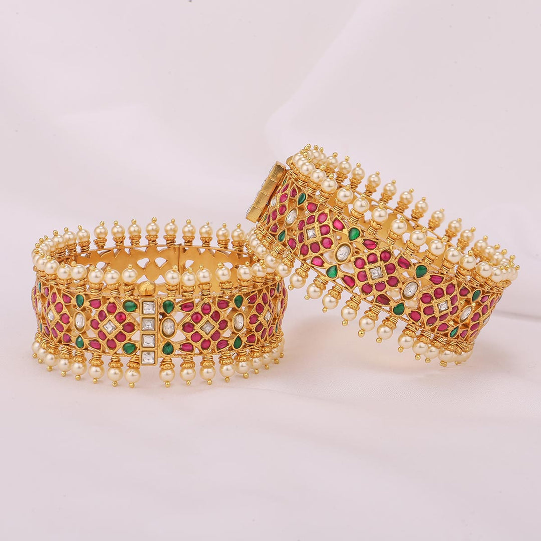Shrelin Kundan Pair Bangle