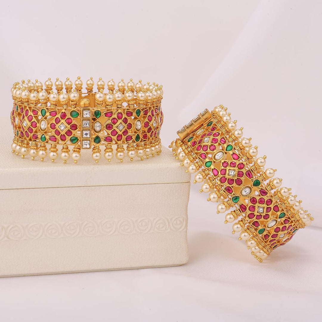 Shrelin Kundan Pair Bangle