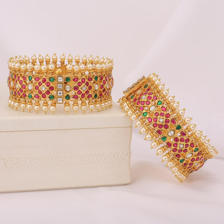 Shrelin Kundan Pair Bangle