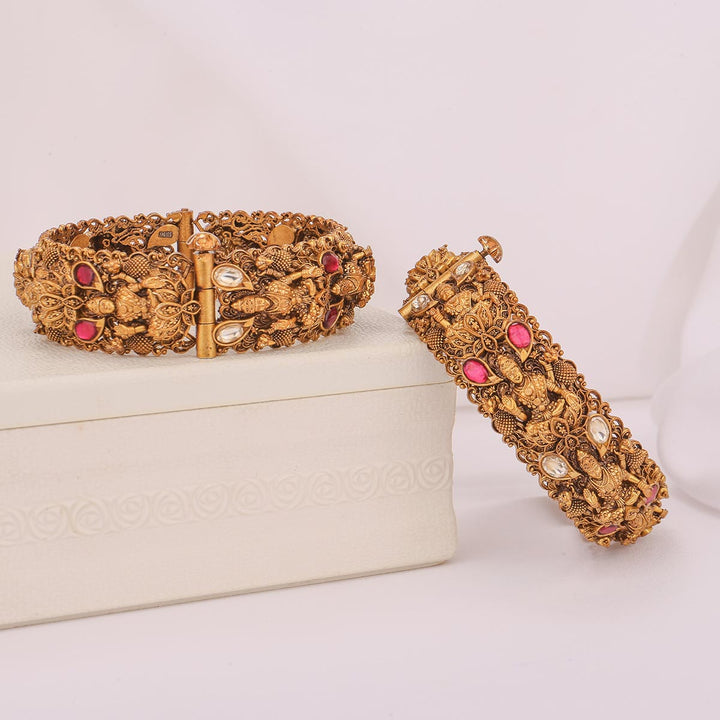 Kanika Nagas Pair Bangle