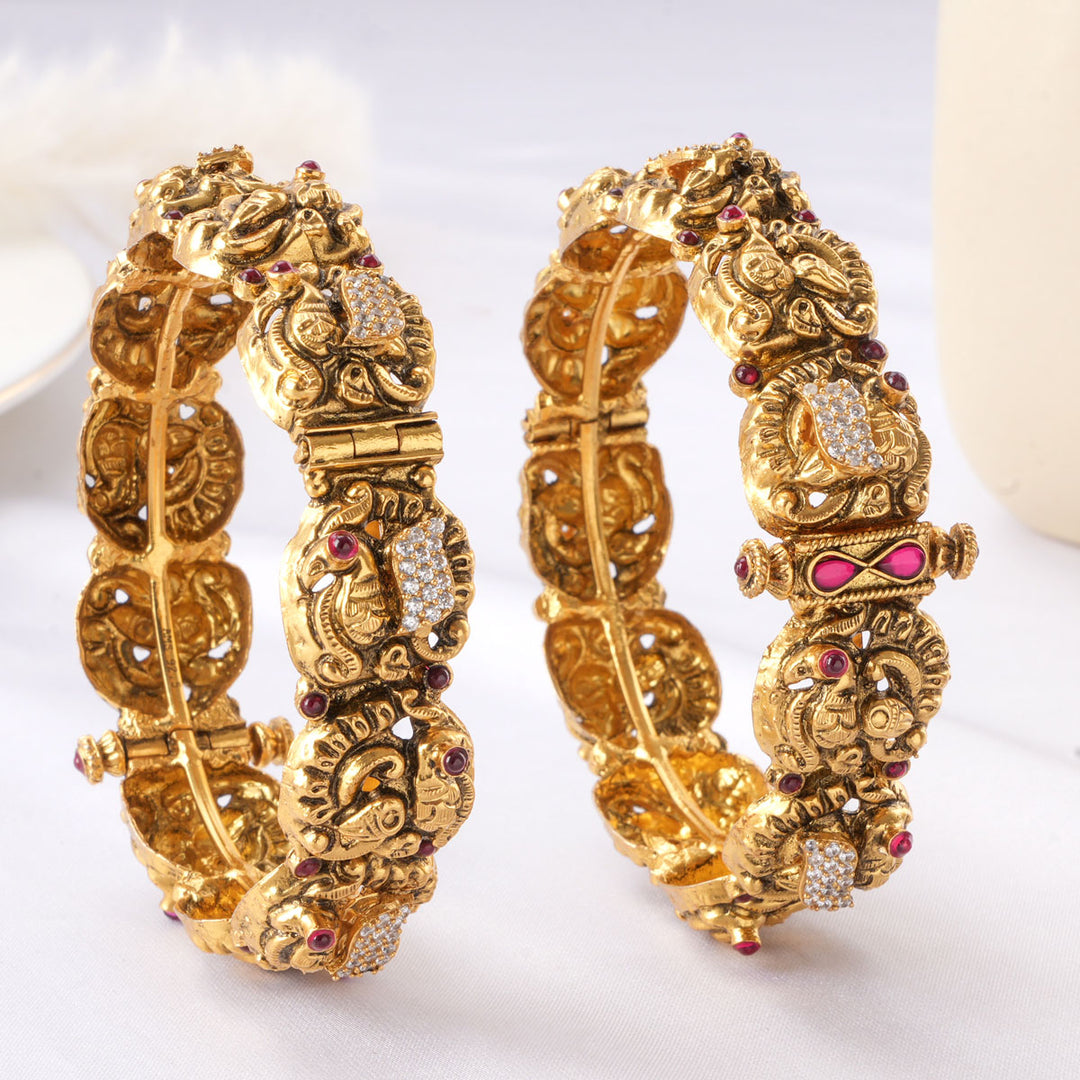 Grandeur Nagas Pair Bangle
