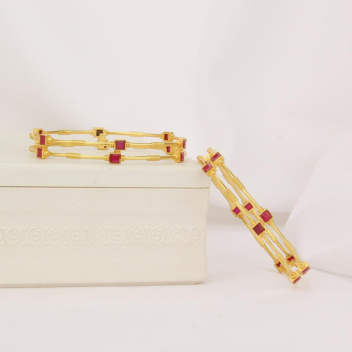 Chic & Trendy Pair Bangles