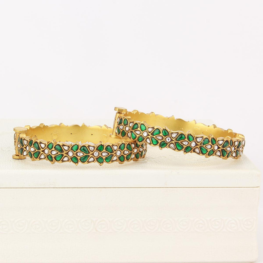 Lavanya Kundan Pair Bangle
