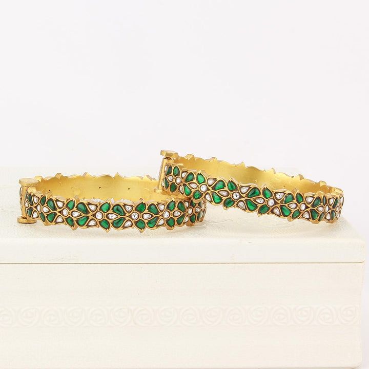 Lavanya Kundan Pair Bangle
