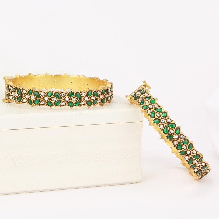 Lavanya Kundan Pair Bangle