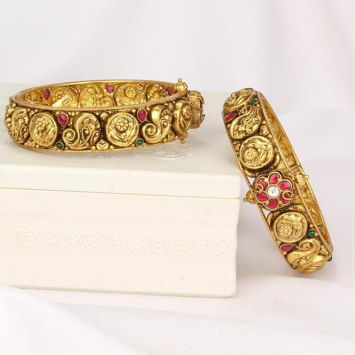 Deethya Nagas Pair Bangle