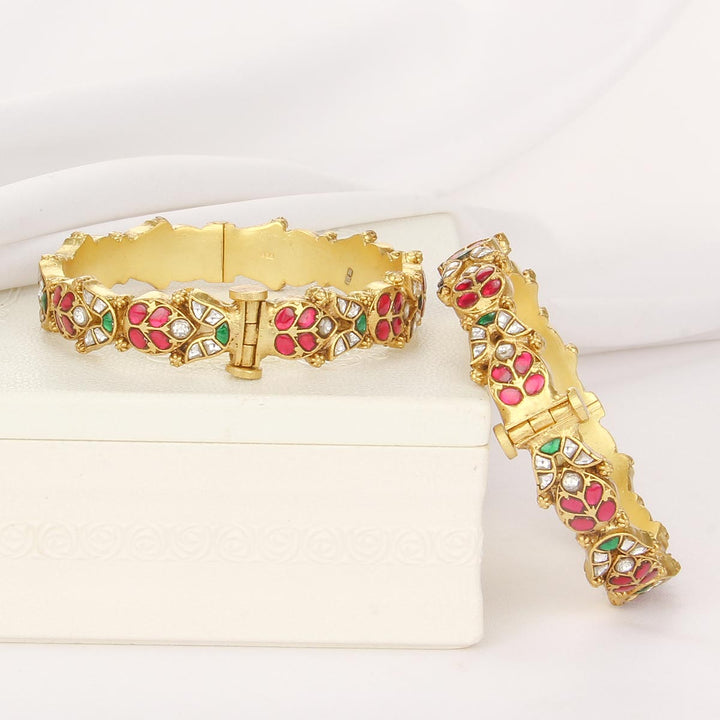 Liora Kundan Pair Bangle