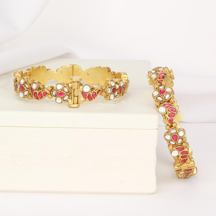 Ruthika Kundan Pair Bangle