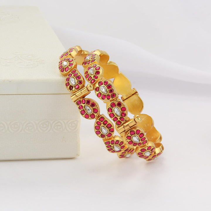 Prathikha Kundan Pair Bangle