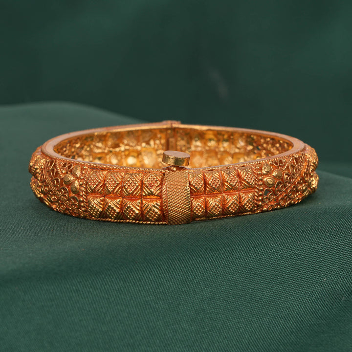 Arvika Single Bangle