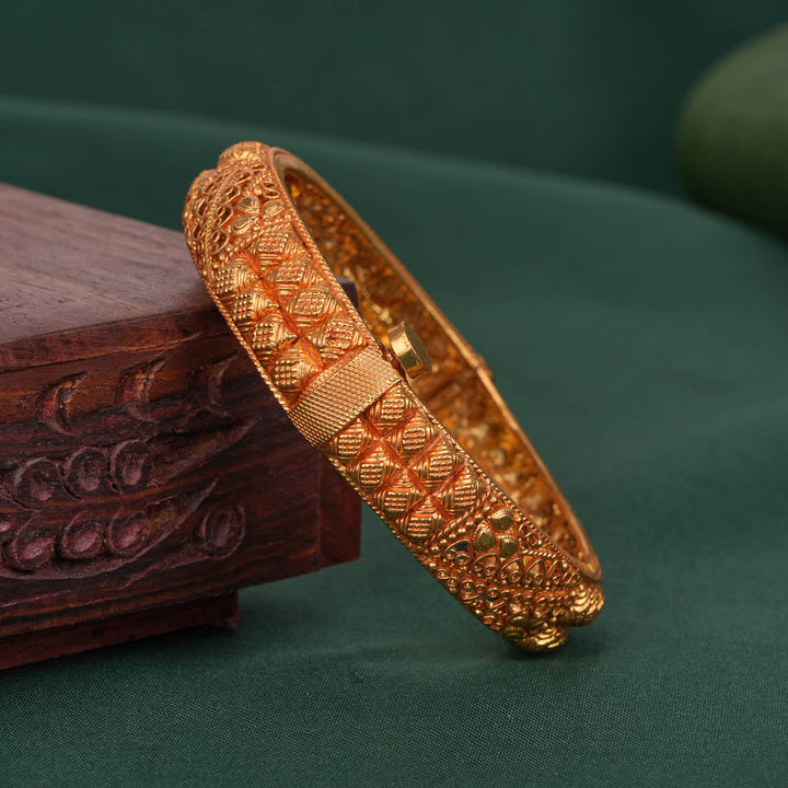 Arvika Single Bangle